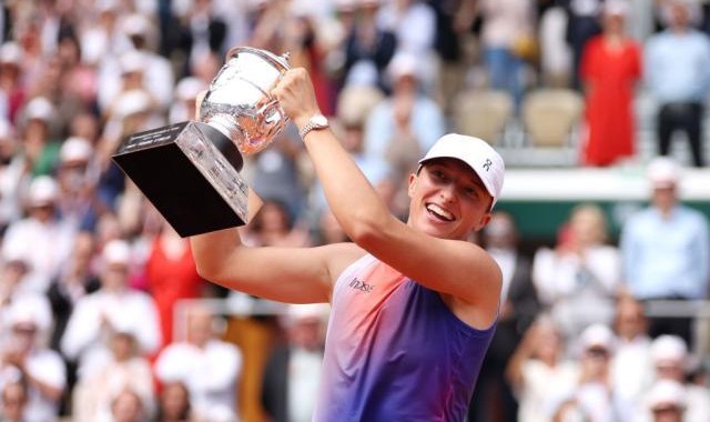 v体育-张奔斗：斯瓦泰克正在成为“女版纳达尔”的路上