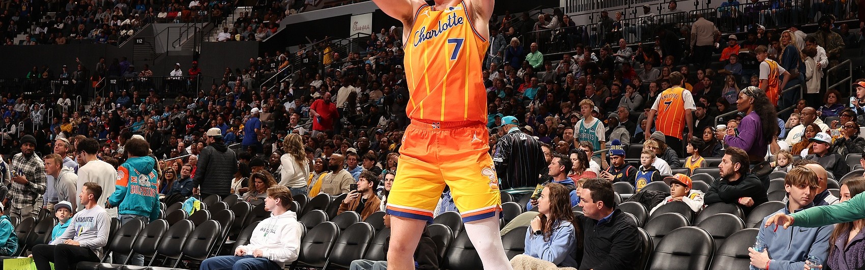 v体育官网-考辛斯：最佳新秀选克尼佩尔 他有可能打破库里几乎所有投篮纪录