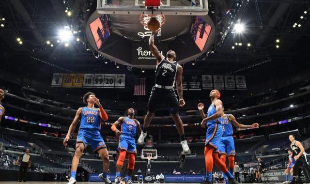 下午早场比赛成快艇克星 小卡爆发助球队登顶联盟